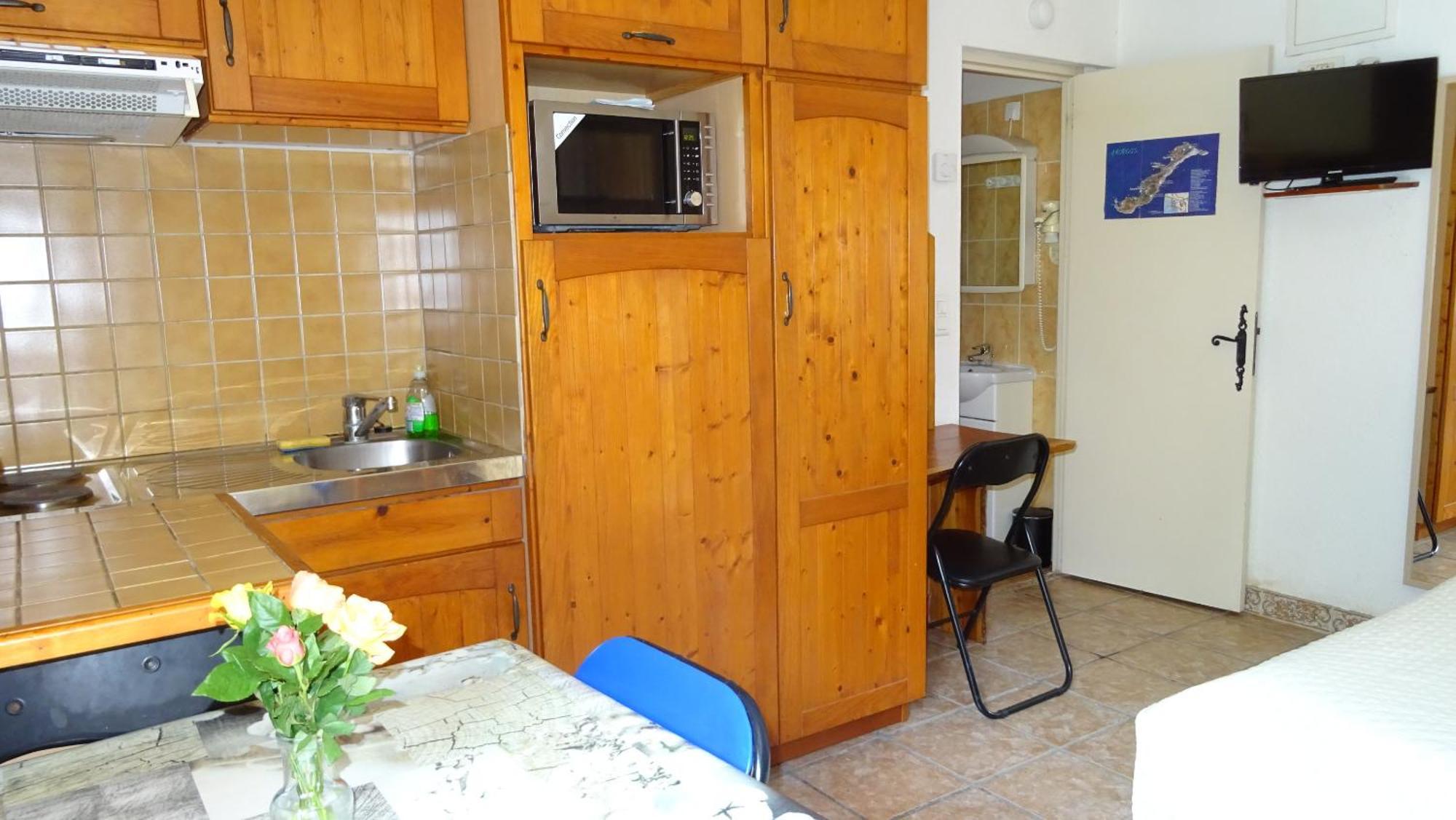 Location Villa Et Studios รอกเกอบรูน-ซูร์-อาร์ฌ็องส์ ภายนอก รูปภาพ