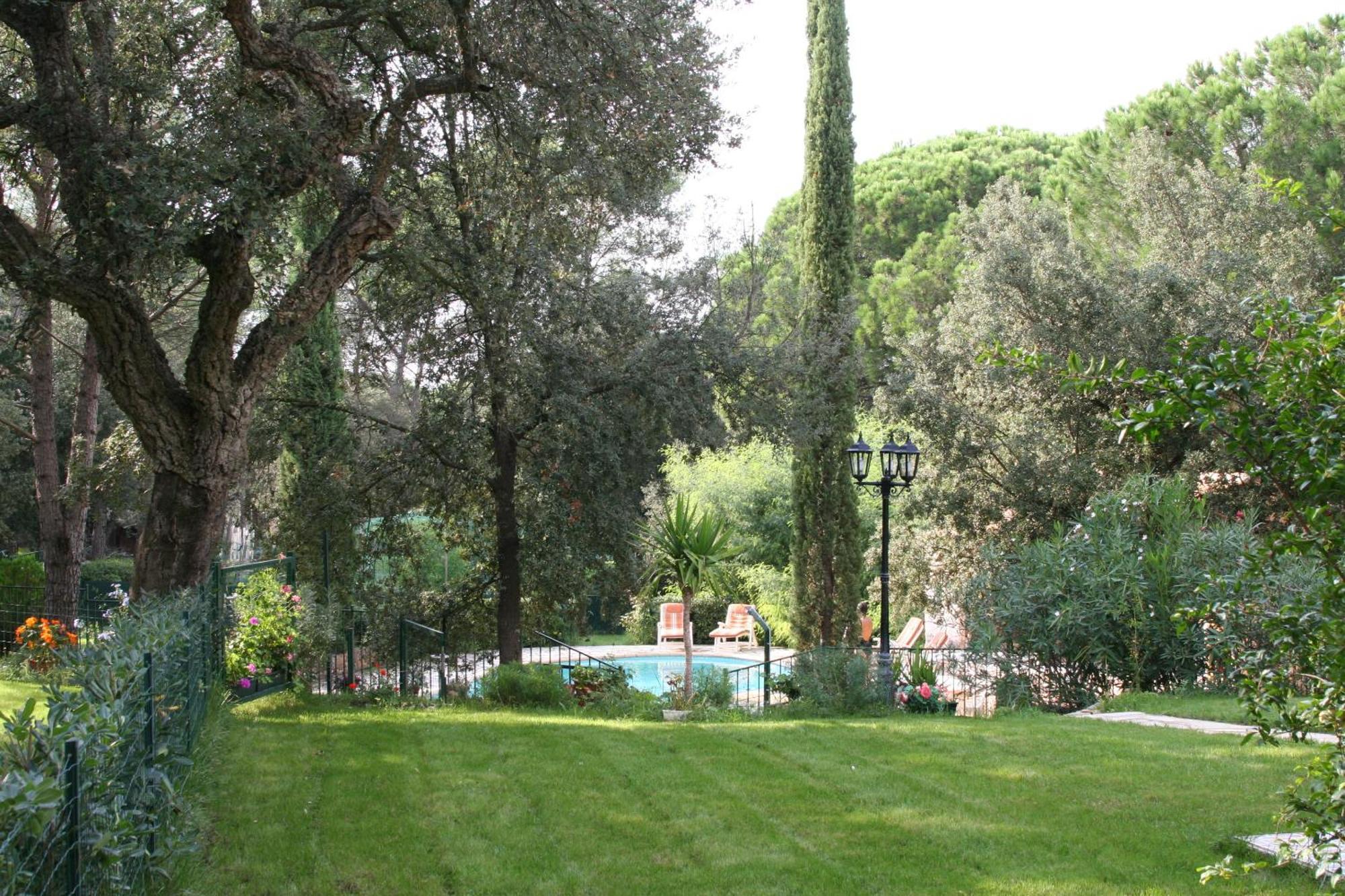 Location Villa Et Studios รอกเกอบรูน-ซูร์-อาร์ฌ็องส์ ภายนอก รูปภาพ